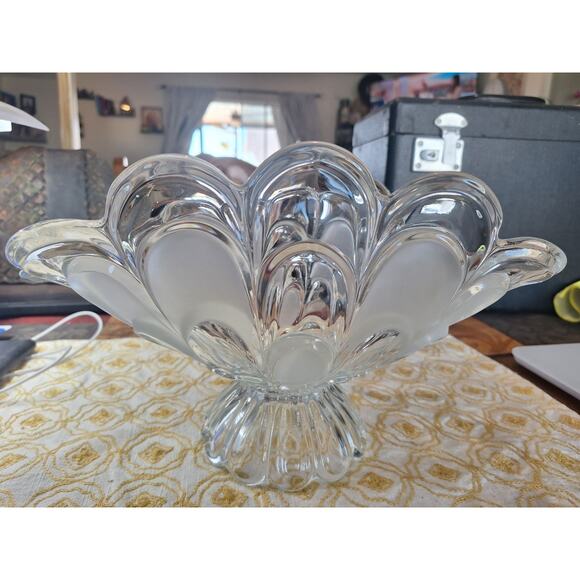 Crystal Pedestal Centerpiece/Fruit Bowl- 1950s- Scalloped & Frosted- Excellent! - Picture 1 of 12